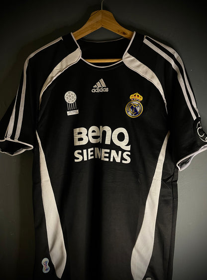 CONJ. REAL MADRID VISITA 2006